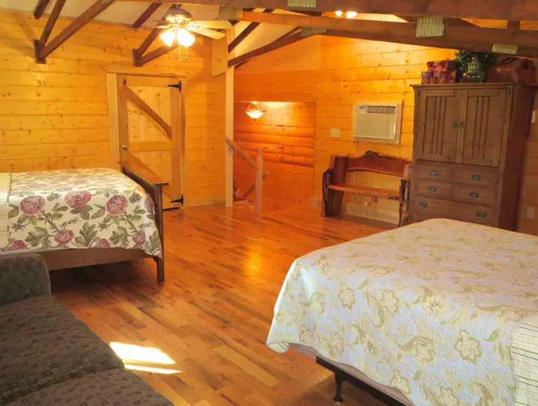 Creekside Cabin Creekside Cabin