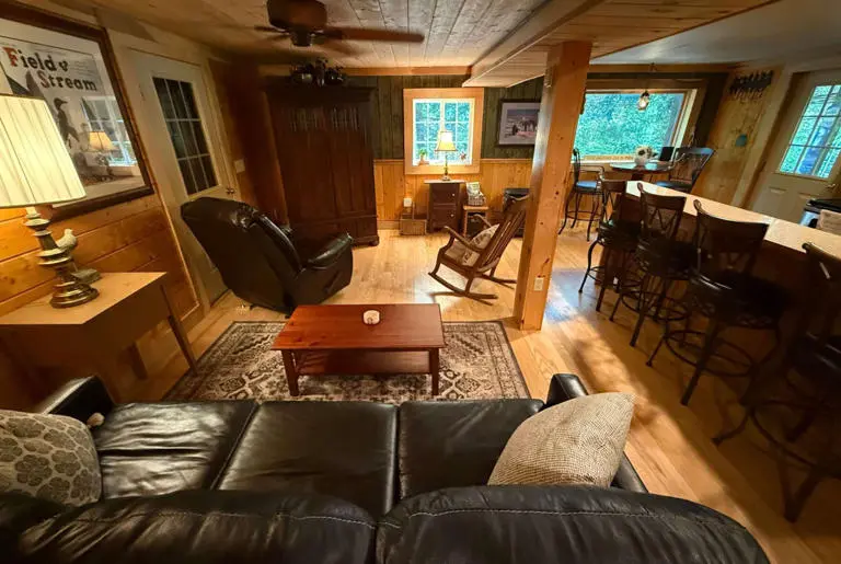 Creekside Cabin Creekside Cabin